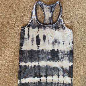 Lululemon swiftly tank size 8